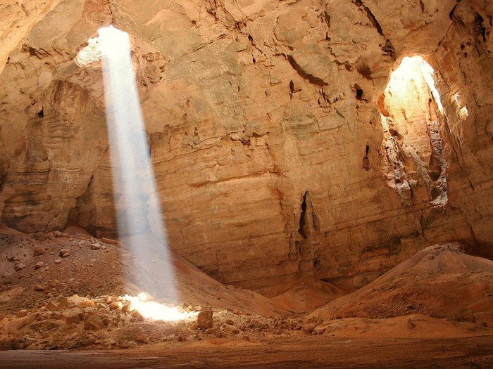 Majlis al Jinn Cave – Discover Oman’s Hidden Underground Wonder